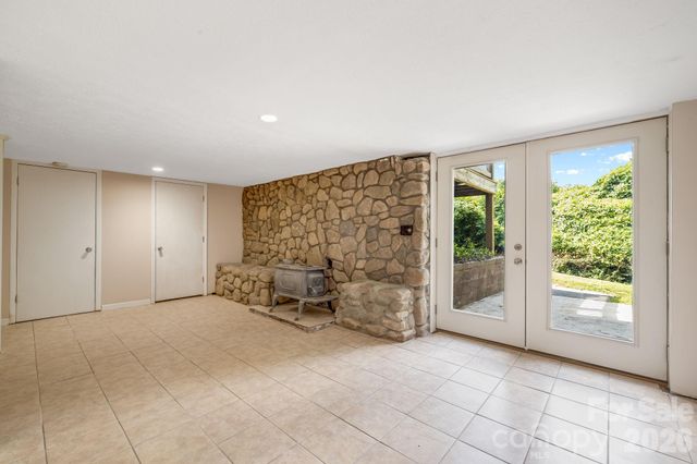 63 Baker Place, Asheville, NC 28806