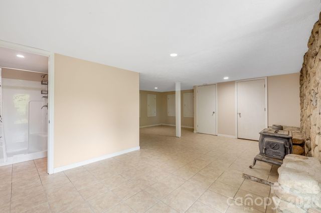 63 Baker Place, Asheville, NC 28806