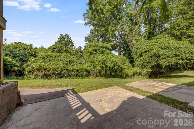 63 Baker Place, Asheville, NC 28806