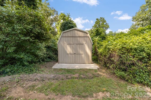 63 Baker Place, Asheville, NC 28806