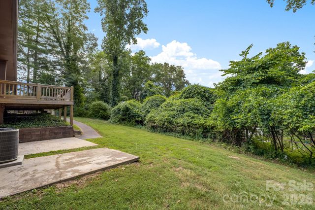 63 Baker Place, Asheville, NC 28806