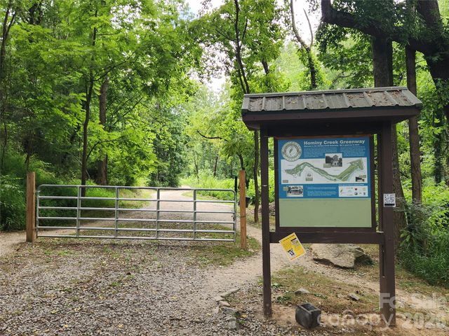63 Baker Place, Asheville, NC 28806