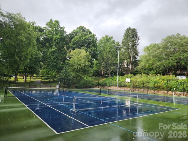 63 Baker Place, Asheville, NC 28806