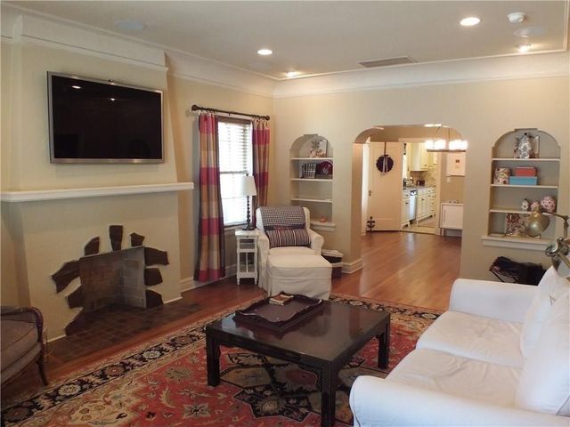 3241 Cockrell Avenue, Fort Worth, TX 76109