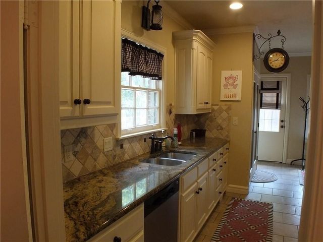 3241 Cockrell Avenue, Fort Worth, TX 76109