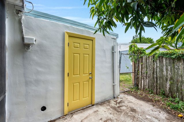 2029 Ardmore Road, West Palm Beach, FL 33409