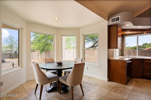 1221 E CLAIRE Drive, Phoenix, AZ 85022