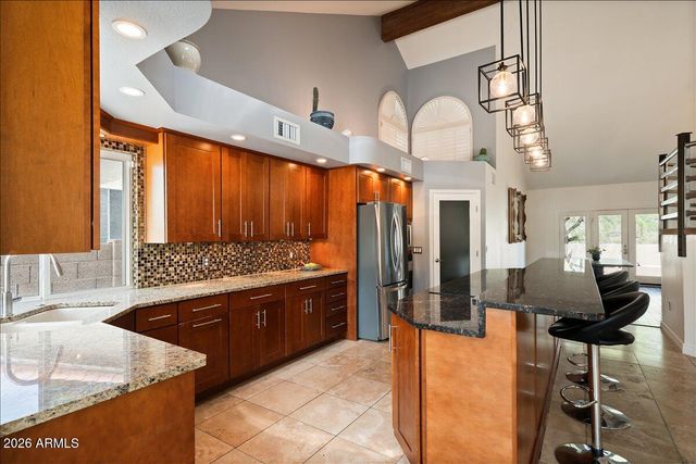 1221 E CLAIRE Drive, Phoenix, AZ 85022