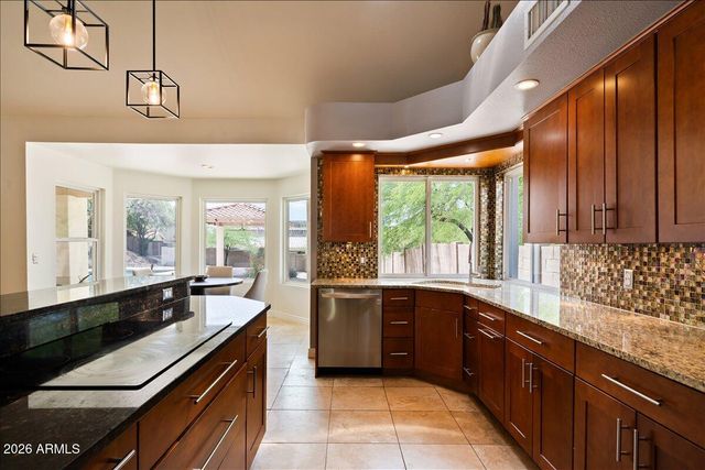 1221 E CLAIRE Drive, Phoenix, AZ 85022