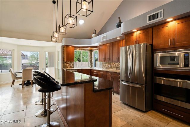 1221 E CLAIRE Drive, Phoenix, AZ 85022