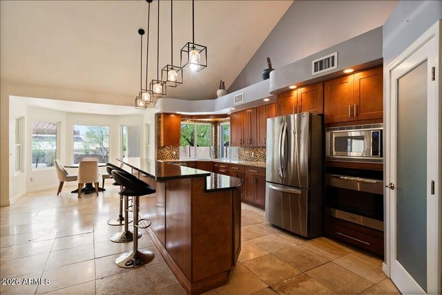 1221 E CLAIRE Drive, Phoenix, AZ 85022