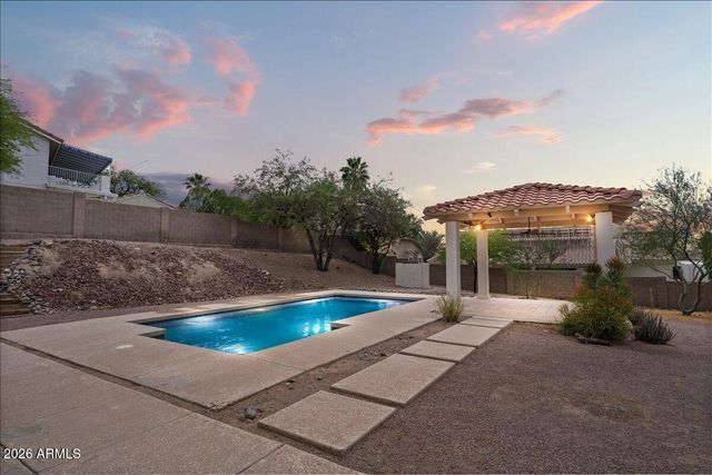 1221 E CLAIRE Drive, Phoenix, AZ 85022