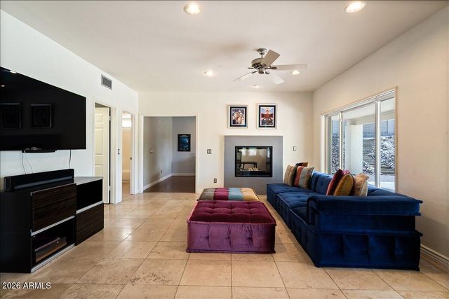 1221 E CLAIRE Drive, Phoenix, AZ 85022
