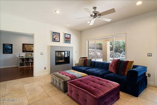 1221 E CLAIRE Drive, Phoenix, AZ 85022