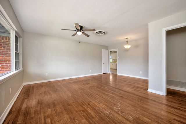 2509 Wayside Avenue, Fort Worth, TX 76110