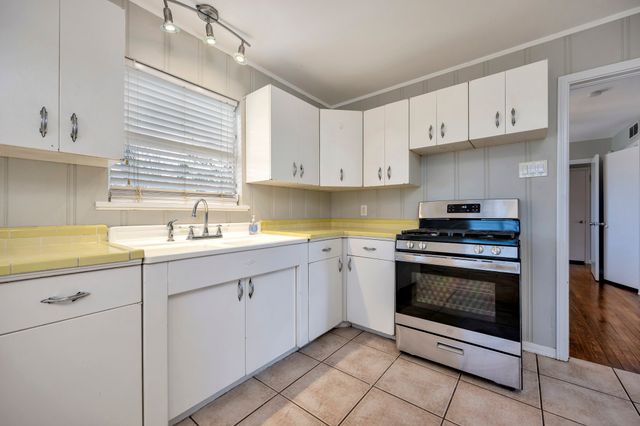 2509 Wayside Avenue, Fort Worth, TX 76110