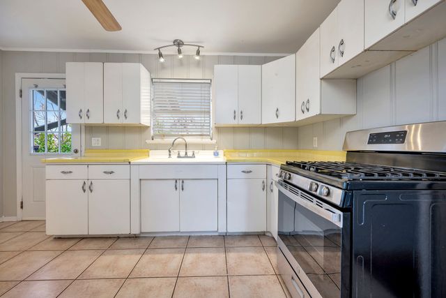 2509 Wayside Avenue, Fort Worth, TX 76110