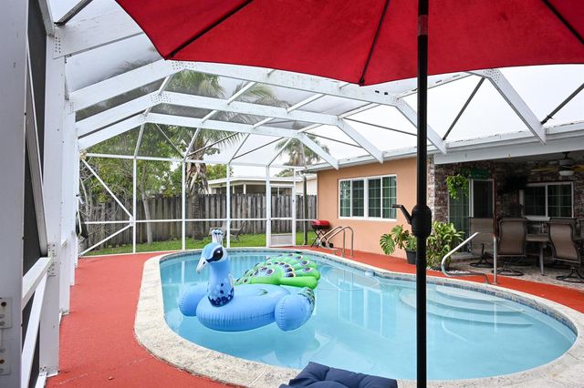 8610 NW 27th Place, Sunrise, FL 33322