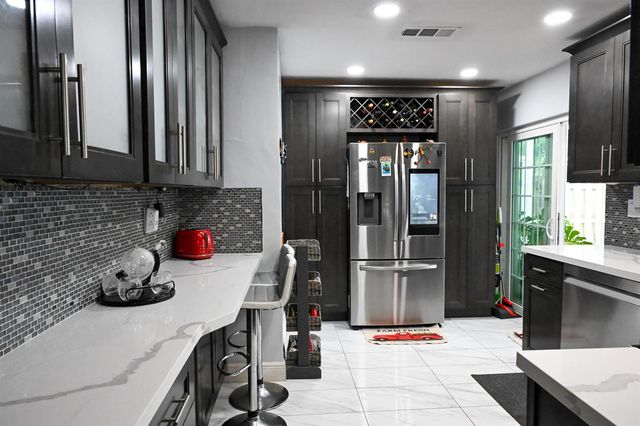 8610 NW 27th Place, Sunrise, FL 33322