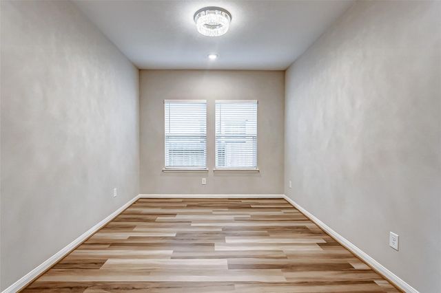 2165 Woodland Pine Drive, Conroe, TX 77384