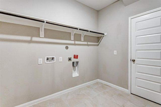 2165 Woodland Pine Drive, Conroe, TX 77384