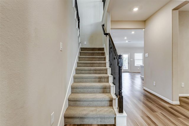 2165 Woodland Pine Drive, Conroe, TX 77384