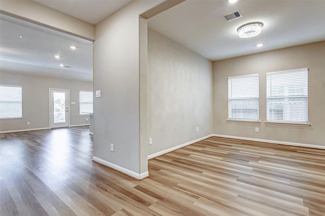 2165 Woodland Pine Drive, Conroe, TX 77384