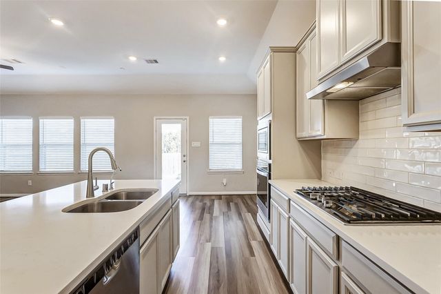 2165 Woodland Pine Drive, Conroe, TX 77384