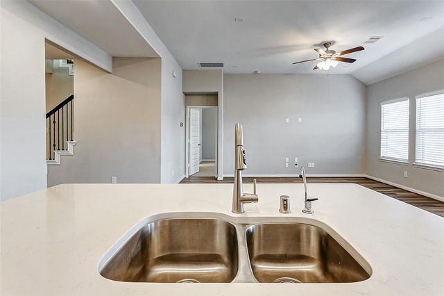 2165 Woodland Pine Drive, Conroe, TX 77384