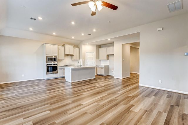 2165 Woodland Pine Drive, Conroe, TX 77384