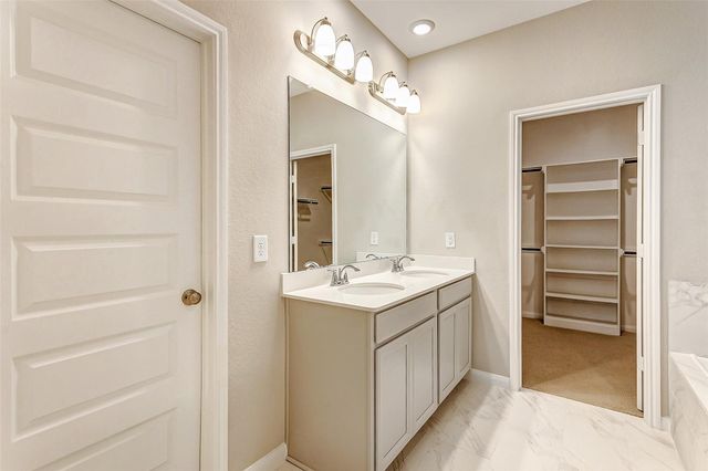 2165 Woodland Pine Drive, Conroe, TX 77384