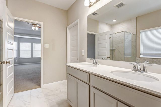 2165 Woodland Pine Drive, Conroe, TX 77384