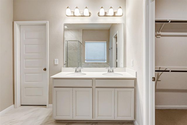 2165 Woodland Pine Drive, Conroe, TX 77384