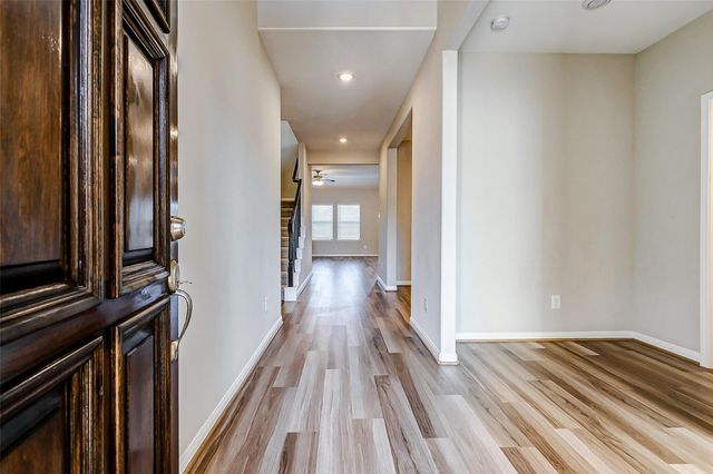 2165 Woodland Pine Drive, Conroe, TX 77384