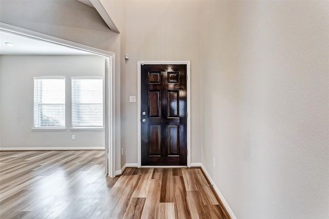 2165 Woodland Pine Drive, Conroe, TX 77384