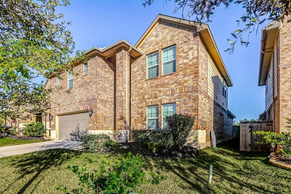2165 Woodland Pine Drive, Conroe, TX 77384