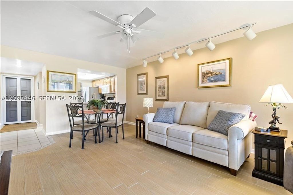 8445 charter club cir 3, Fort Myers, FL 33919