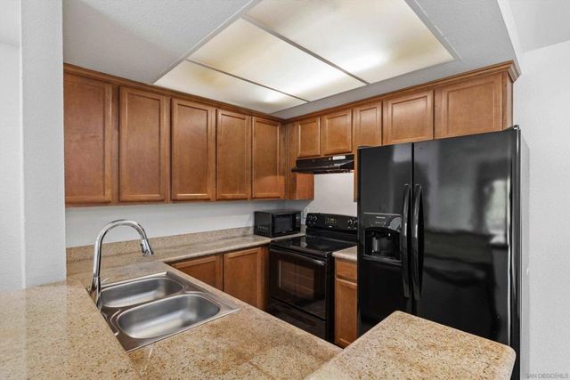 432 Edgehill Lane 157, Oceanside, CA 92054