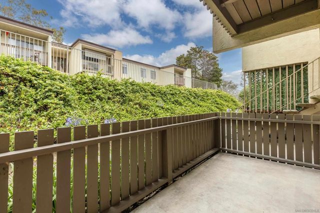 432 Edgehill Lane 157, Oceanside, CA 92054