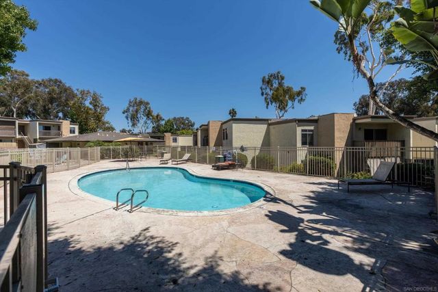 432 Edgehill Lane 157, Oceanside, CA 92054