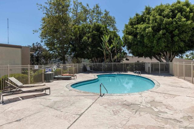 432 Edgehill Lane 157, Oceanside, CA 92054