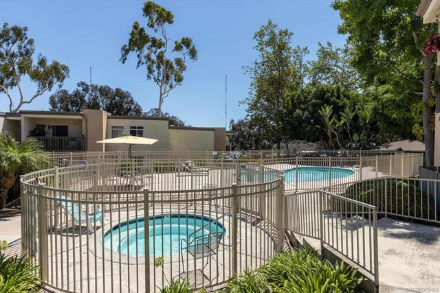 432 Edgehill Lane 157, Oceanside, CA 92054