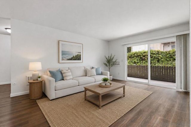 432 Edgehill Lane 157, Oceanside, CA 92054
