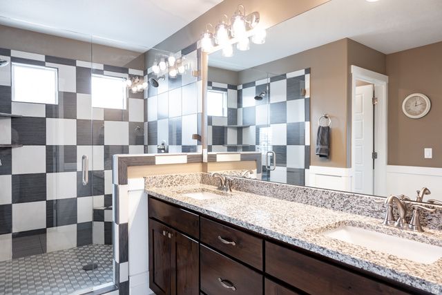 8023 S PINEWOOD DR, Sandy, UT 84094