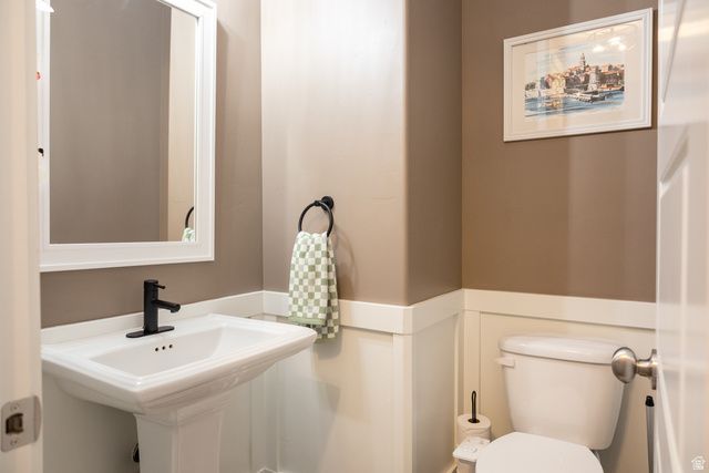 8023 S PINEWOOD DR, Sandy, UT 84094