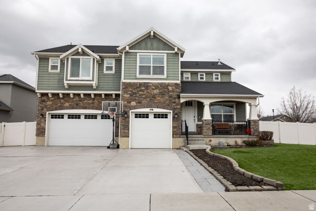 8023 S PINEWOOD DR, Sandy, UT 84094