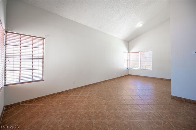 7660 Kalmalii Avenue, Las Vegas, NV 89147