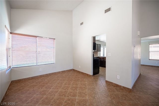 7660 Kalmalii Avenue, Las Vegas, NV 89147