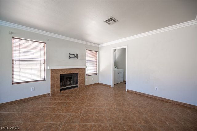 7660 Kalmalii Avenue, Las Vegas, NV 89147