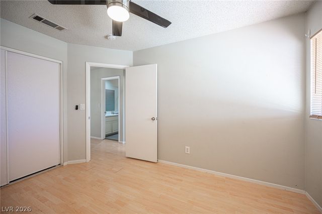 7660 Kalmalii Avenue, Las Vegas, NV 89147